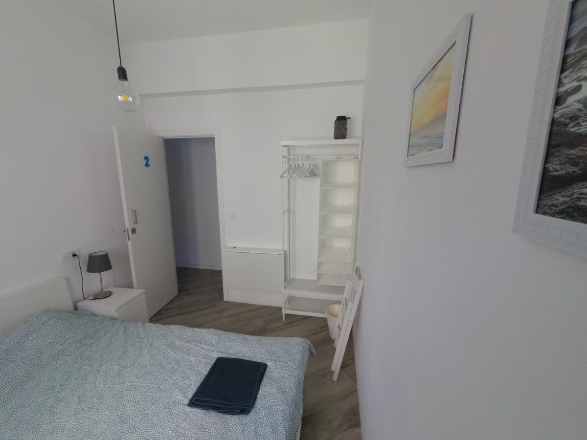 Room With Private Bathroom - Vivienda Vacacional Out Of Blue 圣克鲁斯-德拉帕尔马 外观 照片